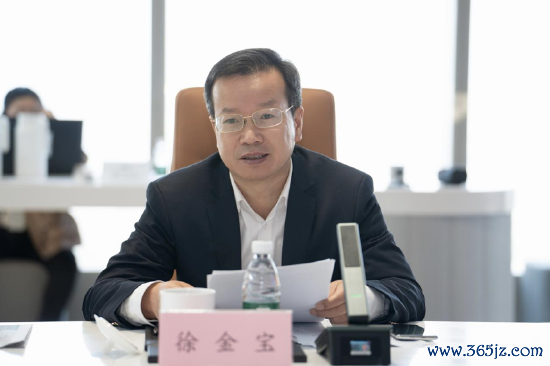 ▲图为中国工业报社党委布告、社长徐金宝。